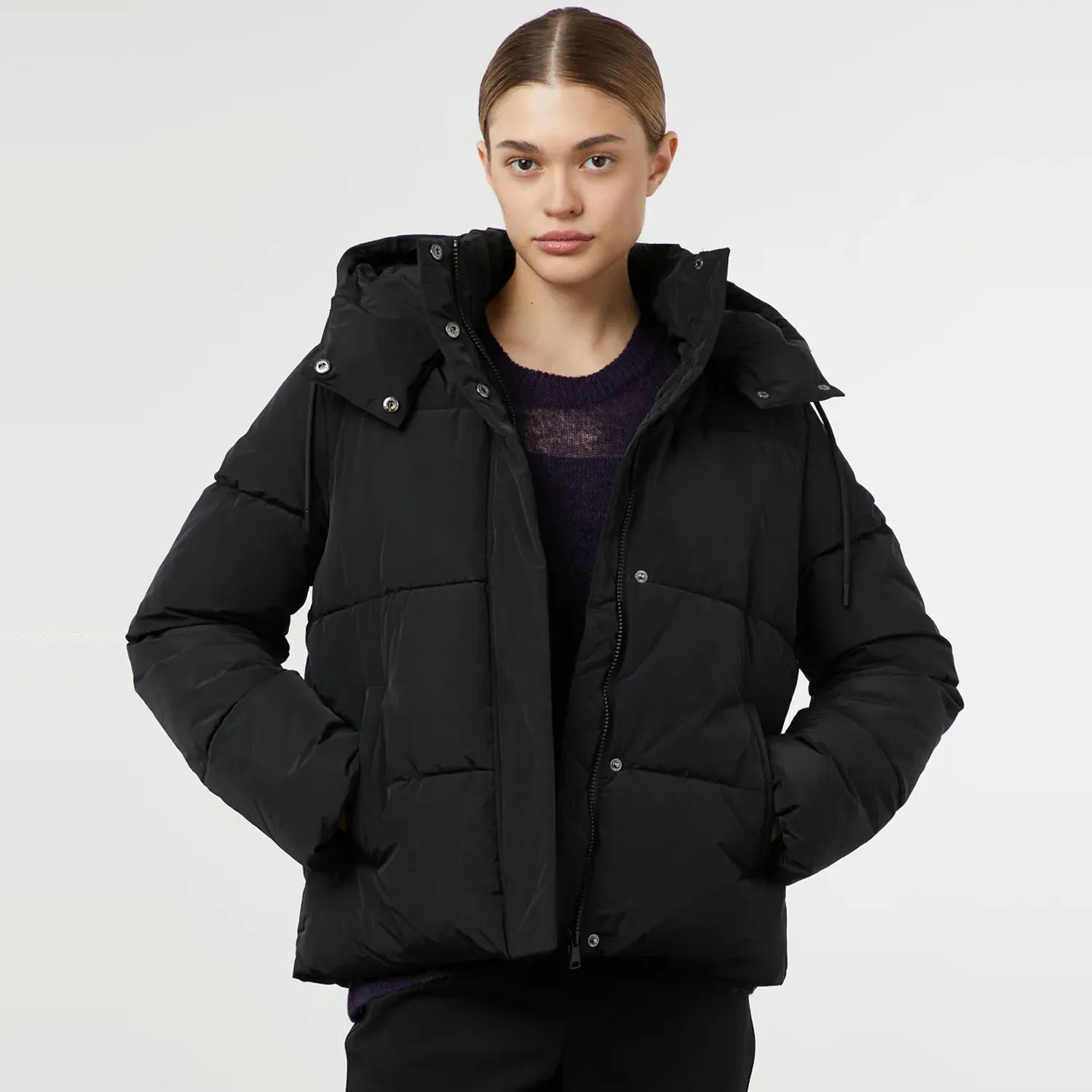 black-cropped-puffer-jacket-open